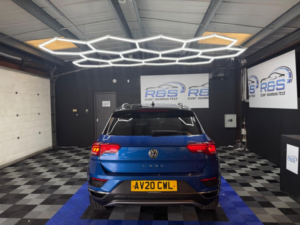 2020 Volkswagen T-Roc 1.6 Tdi Design in Blue — image 3