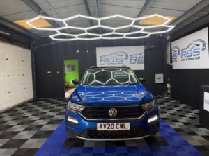 2020 Volkswagen T-Roc 1.6 Tdi Design in Blue — image 4