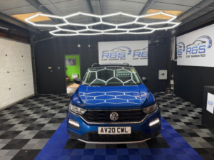 2020 Volkswagen T-Roc 1.6 Tdi Design in Blue — image 6