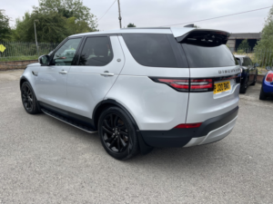 2020 Land Rover Discovery 3.0 Sd V6 Hse in Silver — image 3