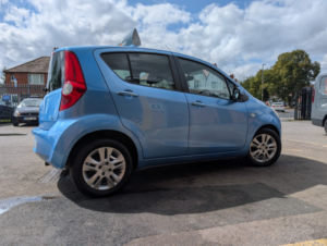 2011 Vauxhall Agila 1.2 Vvt Se in Blue — image 6