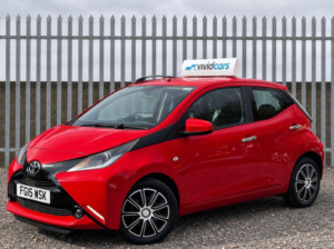 2015 Toyota Aygo 1.0 Vvt-I X-Play Euro 5 5dr Euro 5 in Red — image 2