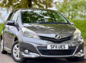 2011 Toyota Yaris 1.33 Hatchback 5dr Petrol Auto S/s in Grey — image 6