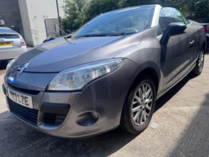 2013 Renault Megane 1.6 Dci Dynamique Tomtom Euro 5 (s/s) 2dr in Grey — image 6