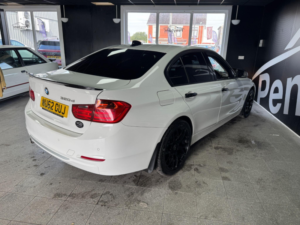 2012 BMW 3 Series 2.0 320d Modern Auto Euro 5 (s/s) 4dr in White — image 5