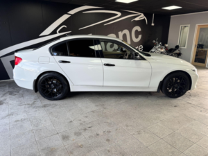 2012 BMW 3 Series 2.0 320d Modern Auto Euro 5 (s/s) 4dr in White — image 6