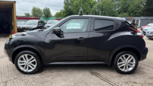 2017 Nissan Juke 1.2 Dig-T N-Connecta Euro 6 (s/s) 5dr in Black — image 4