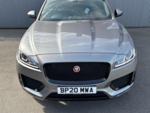 2020 Jaguar F-Pace 2.0 D240 Chequered Flag Auto AWD Euro 6 (s/s) 5dr in Grey — image 4