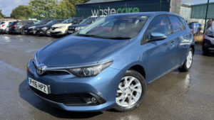 2016 Toyota Auris 1.2 Vvt-I Business Edition in Blue — image 3