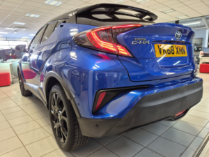 2018 Toyota C-Hr 1.8 Vvt-H Dynamic SUV 5dr Petrol Hybrid CVT Euro 6 (s/s) (122 Ps) in Blue — image 2