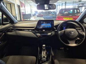 2018 Toyota C-Hr 1.8 Vvt-H Dynamic SUV 5dr Petrol Hybrid CVT Euro 6 (s/s) (122 Ps) in Blue — image 3