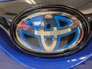 2018 Toyota C-Hr 1.8 Vvt-H Dynamic SUV 5dr Petrol Hybrid CVT Euro 6 (s/s) (122 Ps) in Blue — image 6