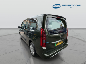 2025 Vauxhall Combo Life Design Xl in Green — image 4