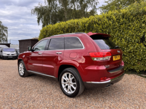 2015 Jeep Grand Cherokee 3.0 Grand Cherokee 3.0l V6 Crd Summit in Red — image 4