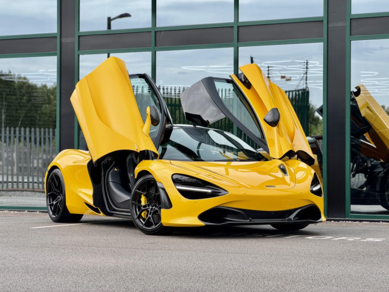2018 Mclaren 720s 4.0 T V8 in Yellow — image 1
