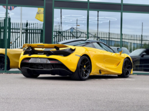 2018 Mclaren 720s 4.0 T V8 in Yellow — image 5