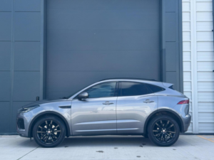 2021 Jaguar E-Pace 2.0 D204 Mhev R-Dynamic Se Auto AWD Euro 6 (s/s) 5dr in Grey — image 5