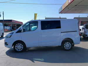 2022 Ford Transit Custom Custom 300 Crew Van Limited — image 5