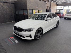 2019 BMW 3 Series 2.0 320d Se Saloon in White — image 3