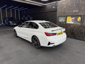 2019 BMW 3 Series 2.0 320d Se Saloon in White — image 4