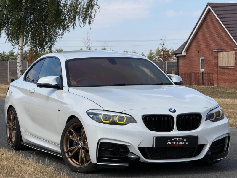 2017 BMW 2 Series 3.0 M240i Auto Euro 6 (s/s) 2dr in White — image 1