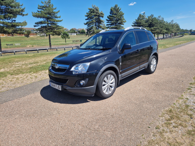 2014 Vauxhall Antara 2.2 Cdti Exclusiv in Black — image 1