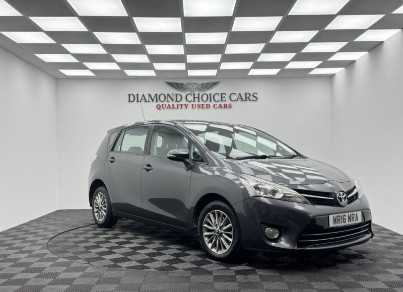 2016 Toyota Verso 1.6 D-4d Icon in Grey — image 1