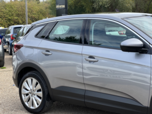 2020 Vauxhall Grandland X 1.2 Turbo Elite Nav in Grey — image 6