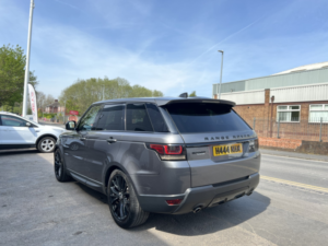 2017 Land Rover Range Rover Sport 3.0 Sd V6 Hse in Grey — image 5