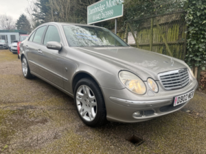 2006 Mercedes-Benz E Class 3.0 E320 Cdi Elegance in Silver — image 3