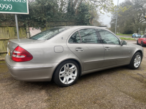 2006 Mercedes-Benz E Class 3.0 E320 Cdi Elegance in Silver — image 4