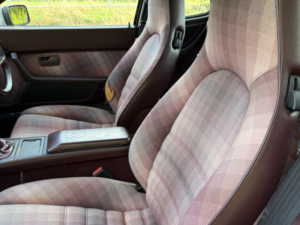 1989 Porsche 944 2.5 Turbo S Limited Edition in Silver — image 6