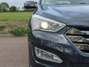 2013 Hyundai Santa Fe Crdi Premium Se in Blue — image 2