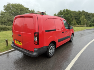 2015 Peugeot Partner 1.6 Hdi 750 Se in Red — image 3