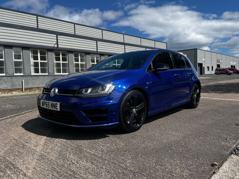 2015 Volkswagen Golf 2.0 Golf R DSG 4WD 5dr in Blue — image 1
