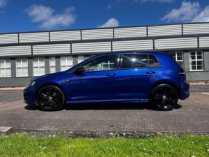 2015 Volkswagen Golf 2.0 Golf R DSG 4WD 5dr in Blue — image 2