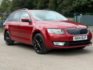 2014 Skoda Octavia 2.0 Tdi Elegance Estate 5dr Diesel Manual 4WD Euro 5 (s/s) (150 Ps) in Red — image 3