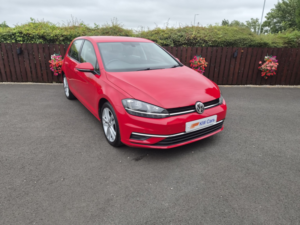 2017 Volkswagen Golf 1.6 Tdi Bluemotion Tech Se Nav in Red — image 2
