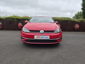 2017 Volkswagen Golf 1.6 Tdi Bluemotion Tech Se Nav in Red — image 4