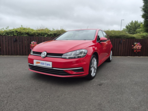 2017 Volkswagen Golf 1.6 Tdi Bluemotion Tech Se Nav in Red — image 5