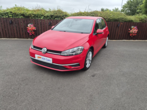 2017 Volkswagen Golf 1.6 Tdi Bluemotion Tech Se Nav in Red — image 6