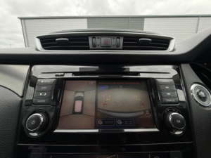 2019 Nissan Qashqai 1.3 Dig-T N-Connecta Dct Auto Euro 6 (s/s) 5dr in Silver — image 2