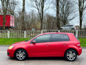 2010 Volkswagen Golf 1.6 Tdi Se Euro 5 5dr in Red — image 5