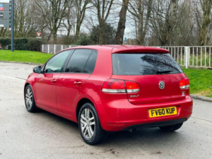 2010 Volkswagen Golf 1.6 Tdi Se Euro 5 5dr in Red — image 6