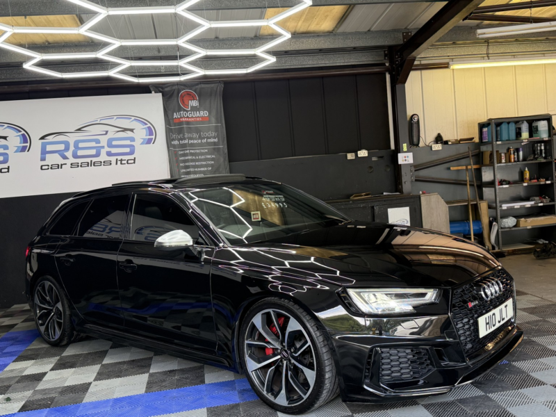 2018 Audi Rs4 Avant 2.9 Tfsi V6 in Black — image 1
