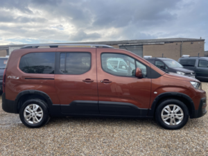 2021 Peugeot Rifter Wheelchair Accessible Vehicle 1.5 Bluehdi Allure Wav in Bronze — image 2
