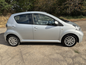 2010 Toyota Aygo 1.0 Vvt-I Platinum in Silver — image 2