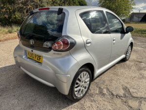 2010 Toyota Aygo 1.0 Vvt-I Platinum in Silver — image 3