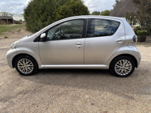 2010 Toyota Aygo 1.0 Vvt-I Platinum in Silver — image 6