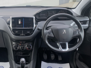 2019 Peugeot 208 1.2 Puretech Signature 5-Door in Grey — image 2
